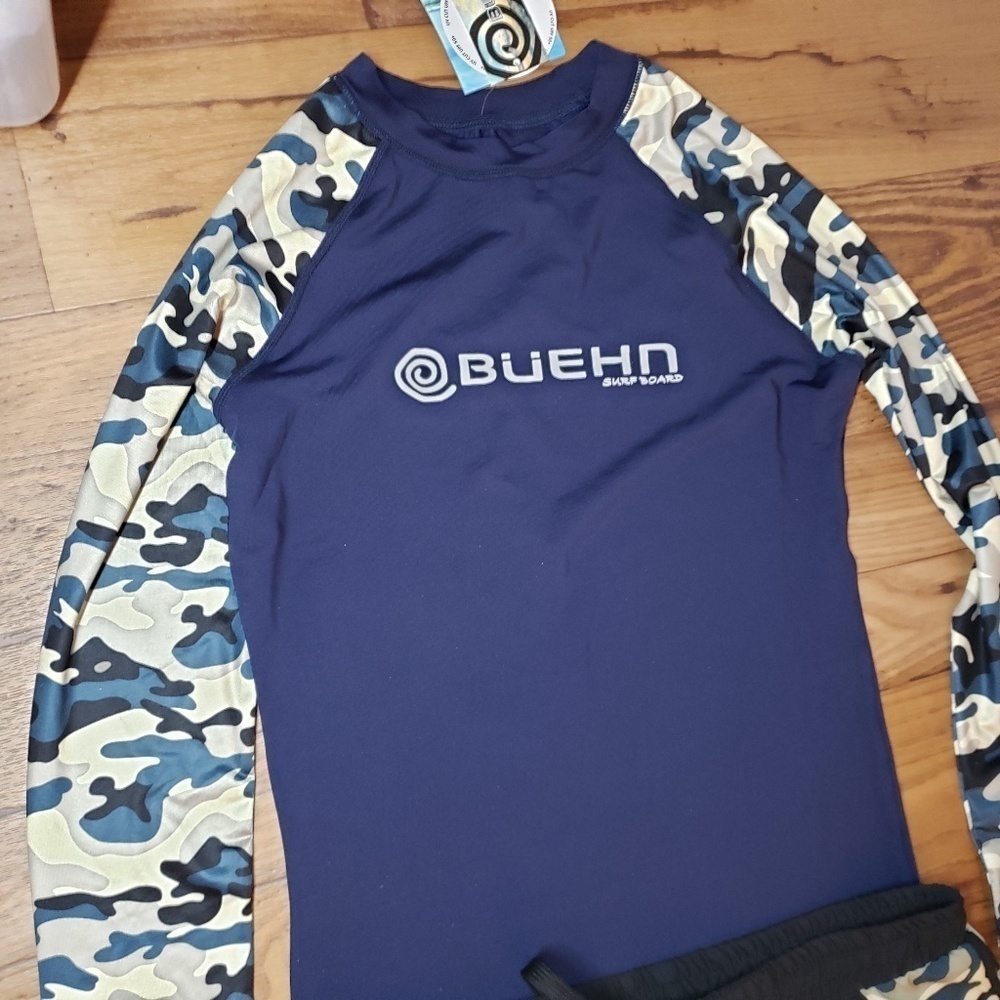 Upf 50+ swim rashguard wear/surf camo print nwt - Picture 3 of 4